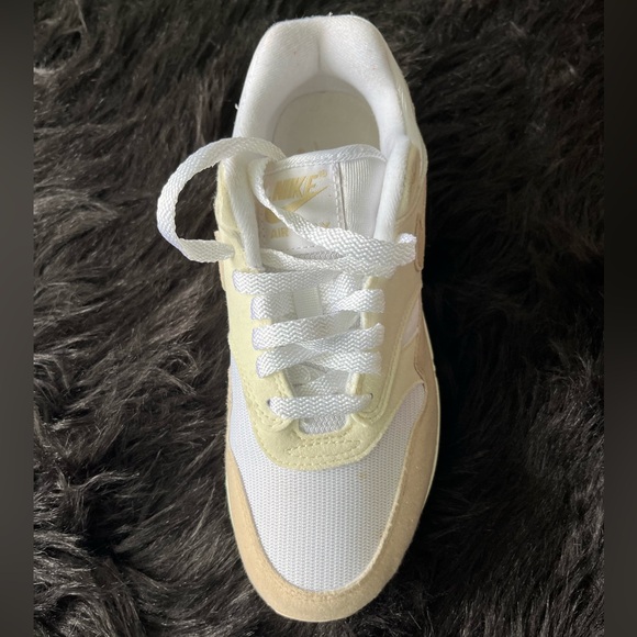 Kid Sized Nike Court Sneakers - Picture 4 of 7